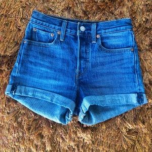 501 levi wedgie shorts